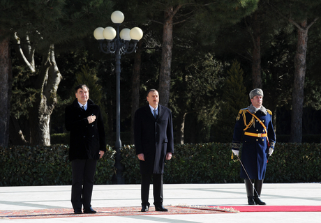 Georgian President officially welcomed to Azerbaijan (PHOTO)