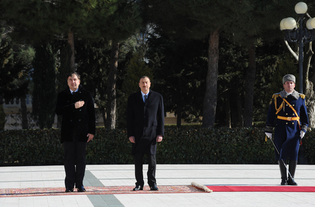 Georgian President officially welcomed to Azerbaijan (PHOTO)