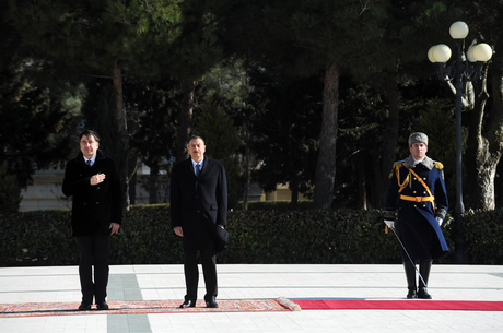 Georgian President officially welcomed to Azerbaijan (PHOTO)