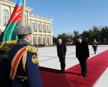 Georgian President officially welcomed to Azerbaijan (PHOTO)