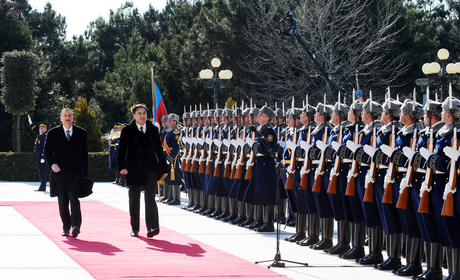 Georgian President officially welcomed to Azerbaijan (PHOTO)