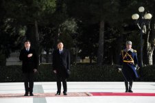 Georgian President officially welcomed to Azerbaijan (PHOTO)