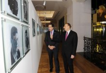 Georgian President visits Heydar Aliyev Foundation (PHOTO)