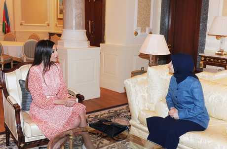 First Lady of Azerbaijan Mehriban Aliyeva received the prize "For Service to the Turkic world" (PHOTO)