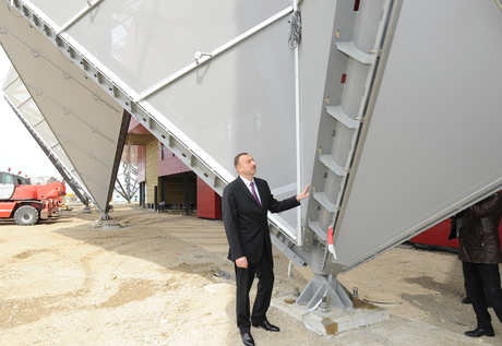 Azerbaijani President and his spouse inspect construction progress at National Flag Square and Sports and Concert Complex (PHOTO)