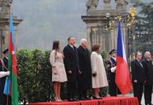 Azerbaijani President officially welcomed to Czech Republic (PHOTO)