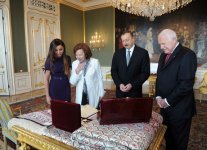 Azerbaijani President officially welcomed to Czech Republic (PHOTO)