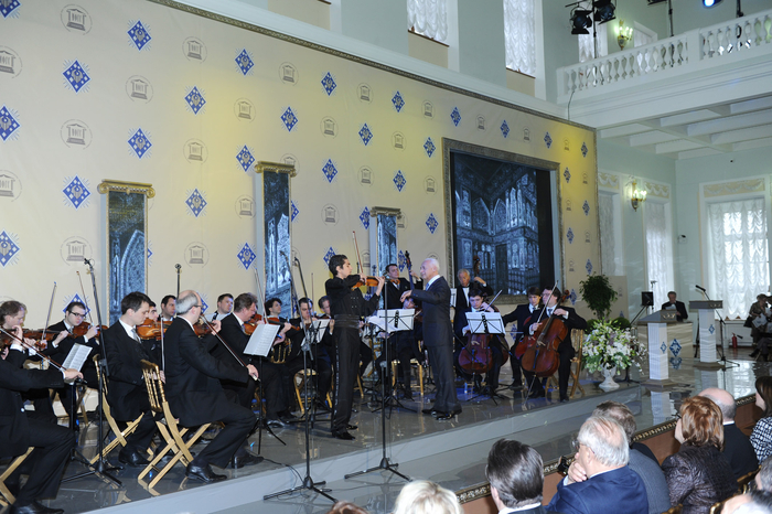 “Stars of the Commonwealth" award presented to First Lady of Azerbaijan in Moscow (PHOTO)