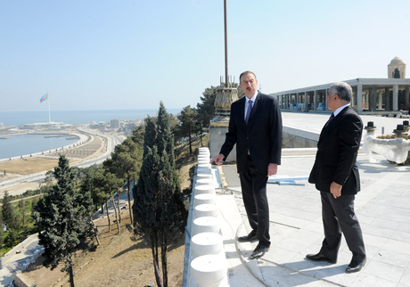Azerbaijani President inspects work carried out in Baku on reconstruction and repair (PHOTO)