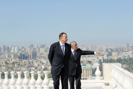 Azerbaijani President inspects work carried out in Baku on reconstruction and repair (PHOTO)