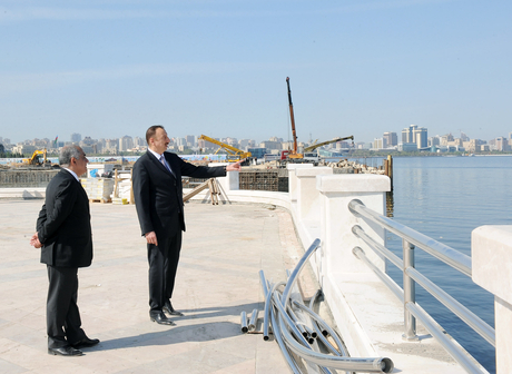 Azerbaijani President inspects work carried out in Baku on reconstruction and repair (PHOTO)