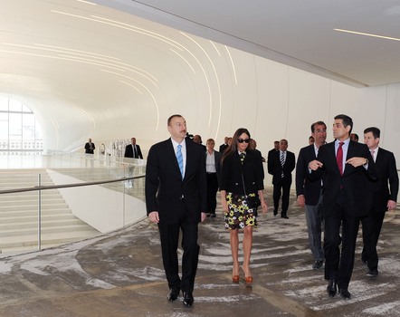 President Ilham Aliyev and his spouse inspects construction work at several places in Baku (PHOTO)