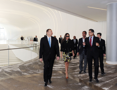President Ilham Aliyev and his spouse inspects construction work at several places in Baku (PHOTO)