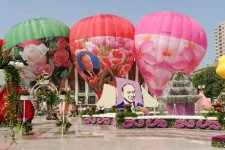 Azerbaijani President and his spouse attend Flower Festival in Baku (PHOTO)