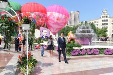 Azerbaijani President and his spouse attend Flower Festival in Baku (PHOTO)