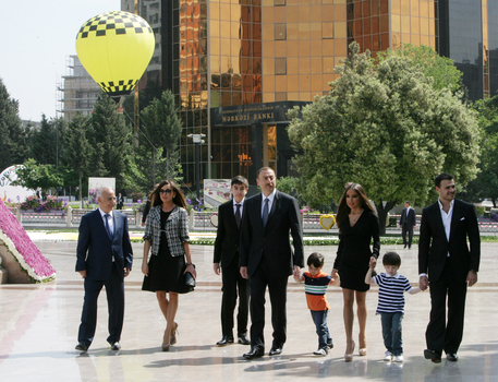 Azerbaijani President and his spouse attend Flower Festival in Baku (PHOTO)