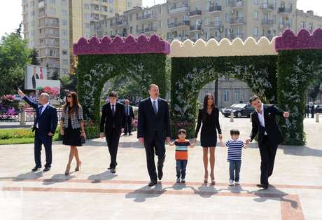Azerbaijani President and his spouse attend Flower Festival in Baku (PHOTO)