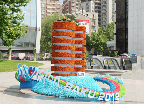 Azerbaijani President and his spouse attend Flower Festival in Baku (PHOTO)