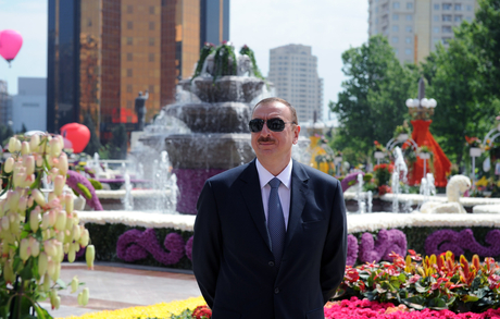 Azerbaijani President and his spouse attend Flower Festival in Baku (PHOTO)