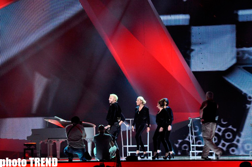 Eurovision-2012 Georgian representative and his sister on Baku Crystal Hall stage (PHOTO)