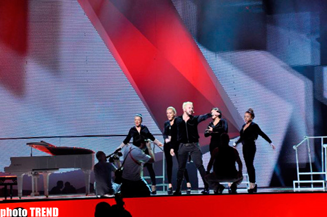 Eurovision-2012 Georgian representative and his sister on Baku Crystal Hall stage (PHOTO)