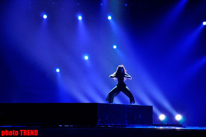 Swedish Eurovision 2012 contestant performs at Baku Crystal Hall stage (PHOTO)