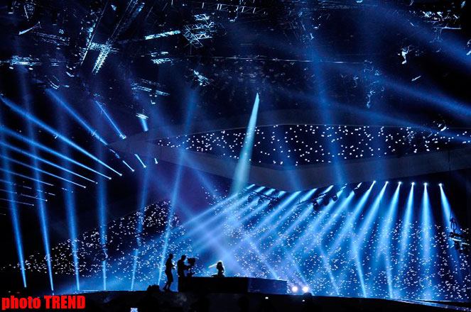 Swedish Eurovision 2012 contestant performs at Baku Crystal Hall stage (PHOTO)