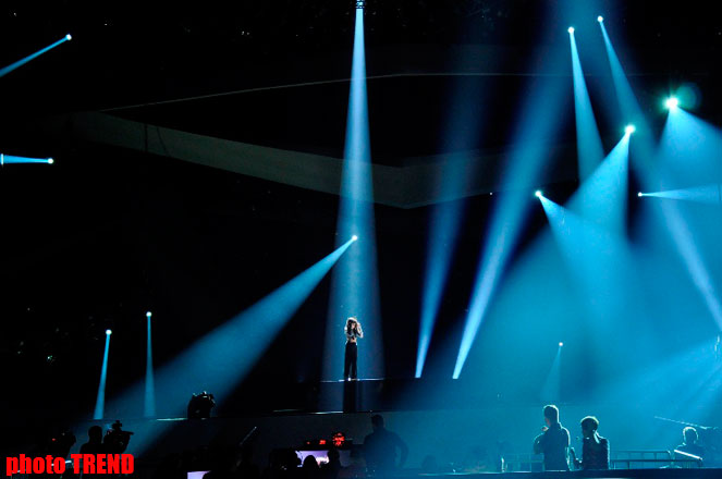 Swedish Eurovision 2012 contestant performs at Baku Crystal Hall stage (PHOTO)