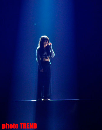 Swedish Eurovision 2012 contestant performs at Baku Crystal Hall stage (PHOTO)