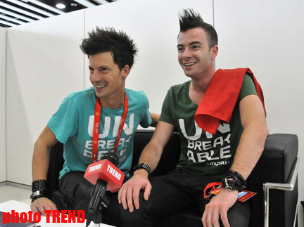 Eurovision 2012 Swiss representatives amazed by Maiden Tower in Baku (PHOTO)