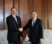 President Ilham Aliyev meets Turkish leader Abdullah Gul in Chicago  (PHOTO)