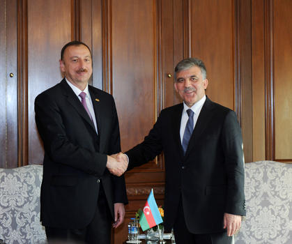 President Ilham Aliyev meets Turkish leader Abdullah Gul in Chicago  (PHOTO)
