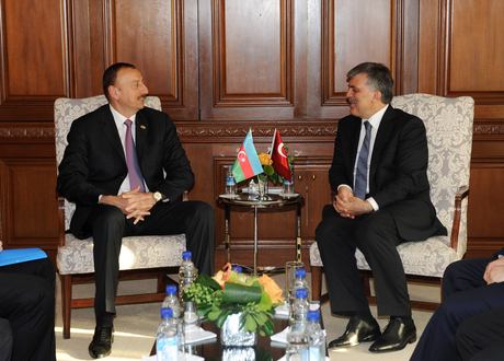President Ilham Aliyev meets Turkish leader Abdullah Gul in Chicago  (PHOTO)