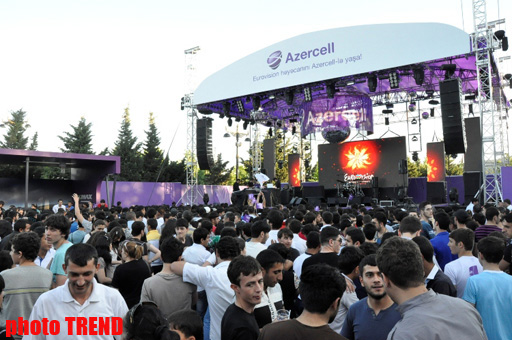 Thousands of people in Baku to watch Eurovision 2012 grand final at National Seaside Park (PHOTO)