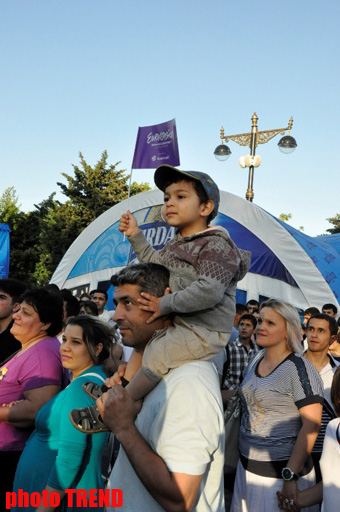 Thousands of people in Baku to watch Eurovision 2012 grand final at National Seaside Park (PHOTO)