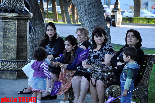 Thousands of people in Baku to watch Eurovision 2012 grand final at National Seaside Park (PHOTO)
