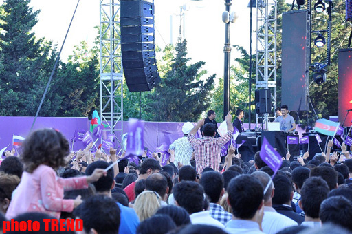 Thousands of people in Baku to watch Eurovision 2012 grand final at National Seaside Park (PHOTO)