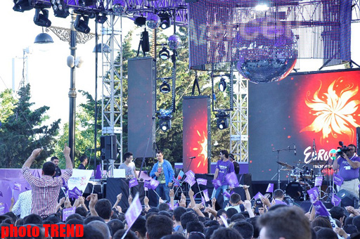 Thousands of people in Baku to watch Eurovision 2012 grand final at National Seaside Park (PHOTO)