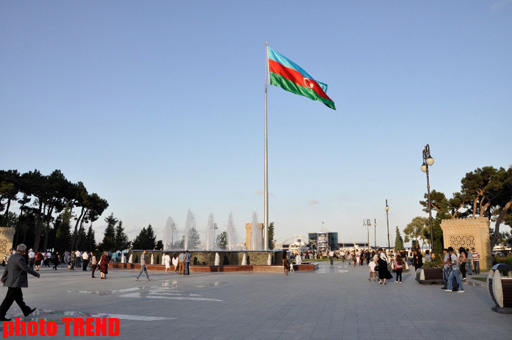 Thousands of people in Baku to watch Eurovision 2012 grand final at National Seaside Park (PHOTO)