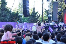 Thousands of people in Baku to watch Eurovision 2012 grand final at National Seaside Park (PHOTO)