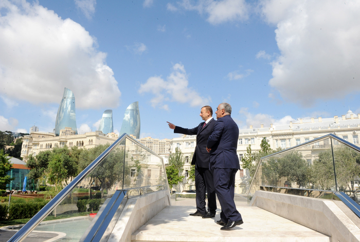 Azerbaijani President attends opening of “Small Venetian town” at Seaside National Park (PHOTO)
