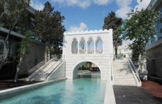 Azerbaijani President attends opening of “Small Venetian town” at Seaside National Park (PHOTO)