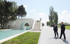 Azerbaijani President attends opening of “Small Venetian town” at Seaside National Park (PHOTO)