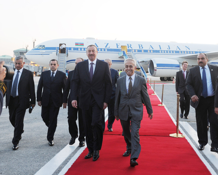 Azerbaijani President arrives in Turkey (PHOTO)