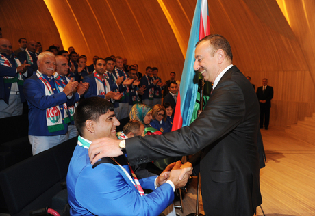 Azerbaijani President and his spouse attend seeing off ceremony of Olympic athletes (PHOTO)