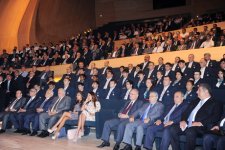 Azerbaijani President and his spouse attend seeing off ceremony of Olympic athletes (PHOTO)