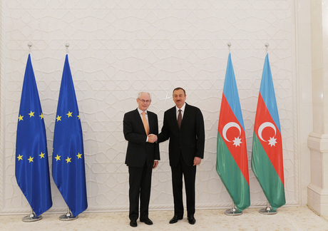Head of European Council officially welcomed in Azerbaijan