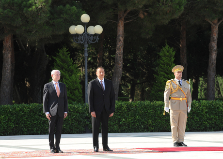Head of European Council officially welcomed in Azerbaijan