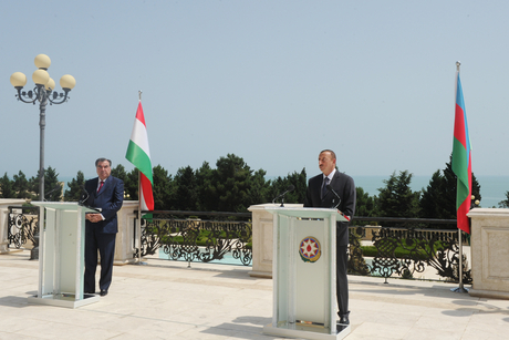 Azerbaijani and Tajik presidents make joint press statements