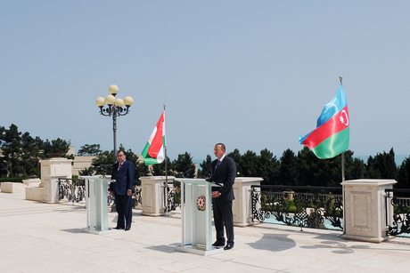 Azerbaijani and Tajik presidents make joint press statements